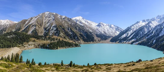 Fotobehang Big Almaty lake is a highland reservoir and natural landmark in Almaty, Kazakhstan. © r_andrei