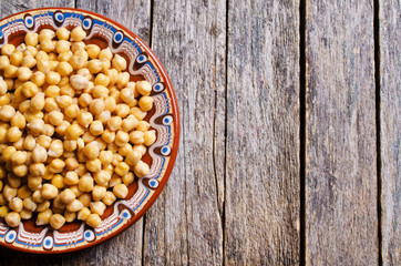 Grains of raw chickpeas