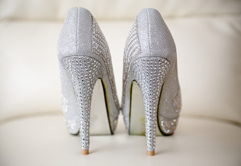 Obraz premium Back of brides shoes