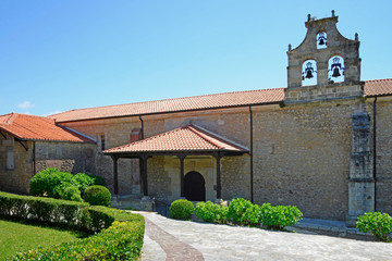 Fototapeta na wymiar Kloster der Klarissinnen in Santillana del Mar