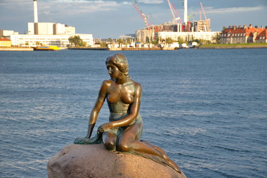 The little mermaid statue in Copenhagen, Denmark