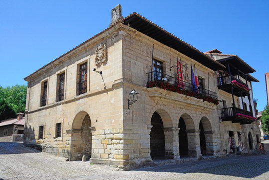 Rathaus von Santillana del Mar in Kantabrien