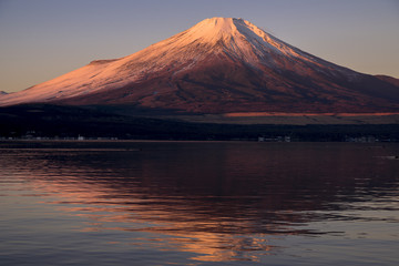 山中湖より富士山朝焼け