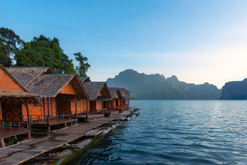 Naklejka premium Floating cottage
