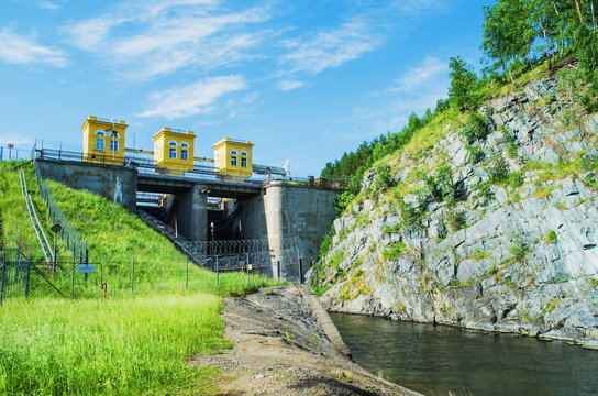 The dam on the Beloyarsk reservoir