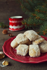 Christmas tea cookies in powdered sugar 
