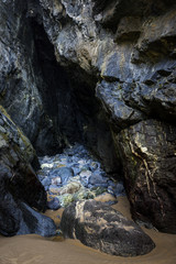  Gesteine an der Felsenküste, Algarve