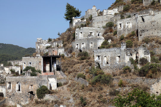 Karmylassos / Kayakoy is an abandoned village in Fethiye and nearly Oludeniz. Today Kayakoy village serves as a museum and is a historical monument.