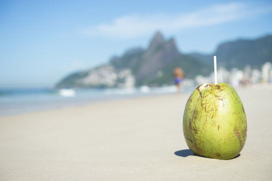 Sol de Janeiro - Happy World Coconut Day! 🌴🥥 In Rio, a beach day isn't  complete without a fresh, young, green coconut. We love coconuts for  refreshing us, and for being a