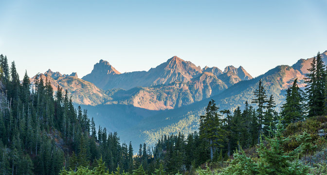 Fototapeta some scene  from Artist point hiking area,scenic view in Mt Baker,Washington,USA.  