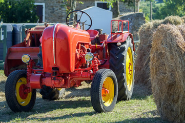 Tracteur ancien