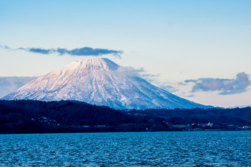 羊蹄山と洞爺湖