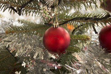 christmas tree ornament red and round
