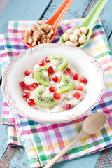 oatmeal with milk and fresh fruits