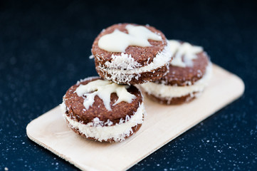Sandwich cookies for Christmas