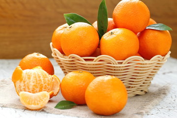 Tangerines in a basket © lisa870