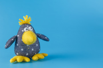 Felt toy crowl