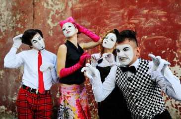 mimes depict different emotions