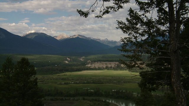 The large valley within the Bugaboo Mountain range, British Columbia. Zoom