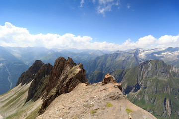 Fototapeta na wymiar Mountain panorama with Rote Säule and col Sajatscharte in the Hohe Tauern Alps, Austria