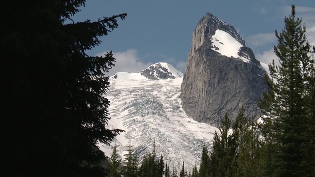 Road leading to the Bugaboo Mountains. Zoom