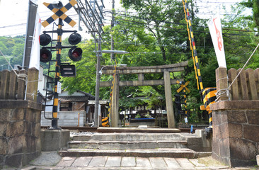 関蝉丸神社