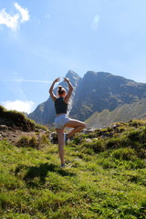 Obraz premium Girl doing stretching exercise