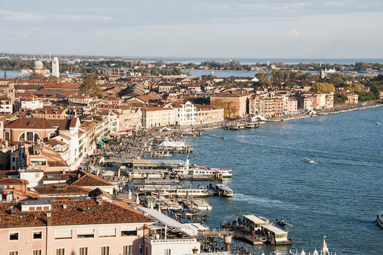 La hermosa ciudad italiana de Venecia