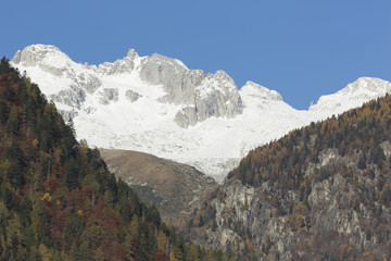 Fototapeta na wymiar Mountain landscape in autumn
