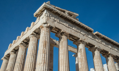 Naklejka premium Columns of the Parthenon atop the Acropolis in Athens, Greece