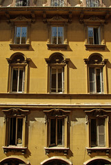 Italie, façade d'un palais baroque à Gênes