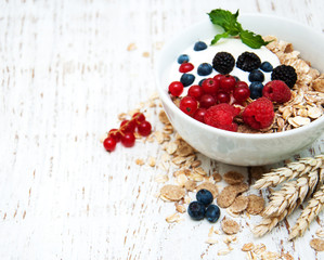breakfast with fresh berries