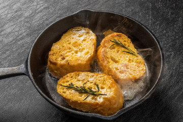 スキレットで作るフレンチトースト　 French toast Europeanness