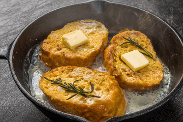 スキレットで作るフレンチトースト　 French toast Europeanness