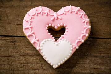 Naklejka na ściany i meble Pink decorated heart