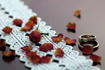lace wedding rings petals