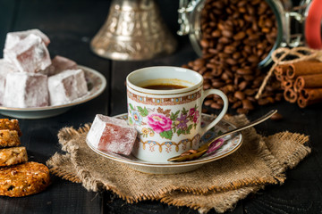 Obraz na płótnie Canvas Turkish coffee with Turkish delight