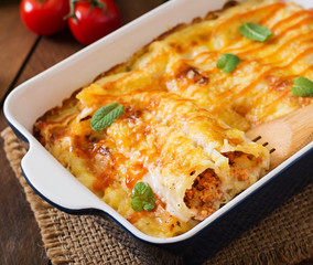Meat cannelloni sauce bechamel