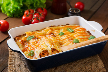 Meat cannelloni sauce bechamel