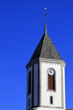 &eacute;glise de Cambo les Bains au Pays Basque
