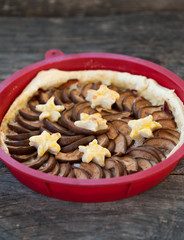 Tart with pears and blue cheese