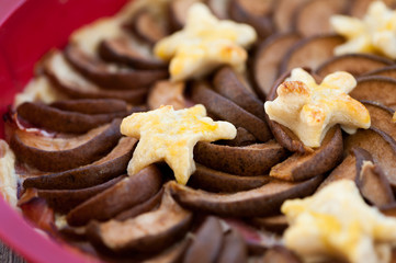 Tart with pears and blue cheese