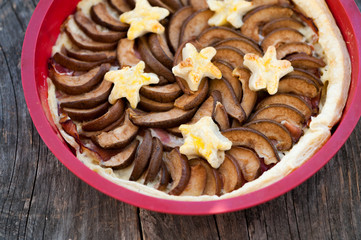 Tart with pears and blue cheese