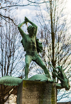 Niebelungen Statue