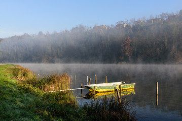 nebbia sul fiume