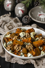 Salad with pumpkin, walnuts and blue cheese      