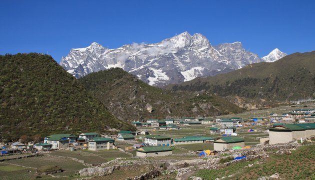 Sherpa village Khumjung and mountain