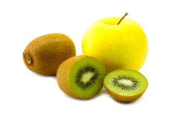 Obraz na płótnie Canvas kiwi fruit and yellow apple isolated on white background