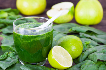 Fresh, healthy smoothie. Apples, lime and spinach.