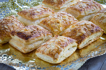 Bandeja de pasteles de hojaldre